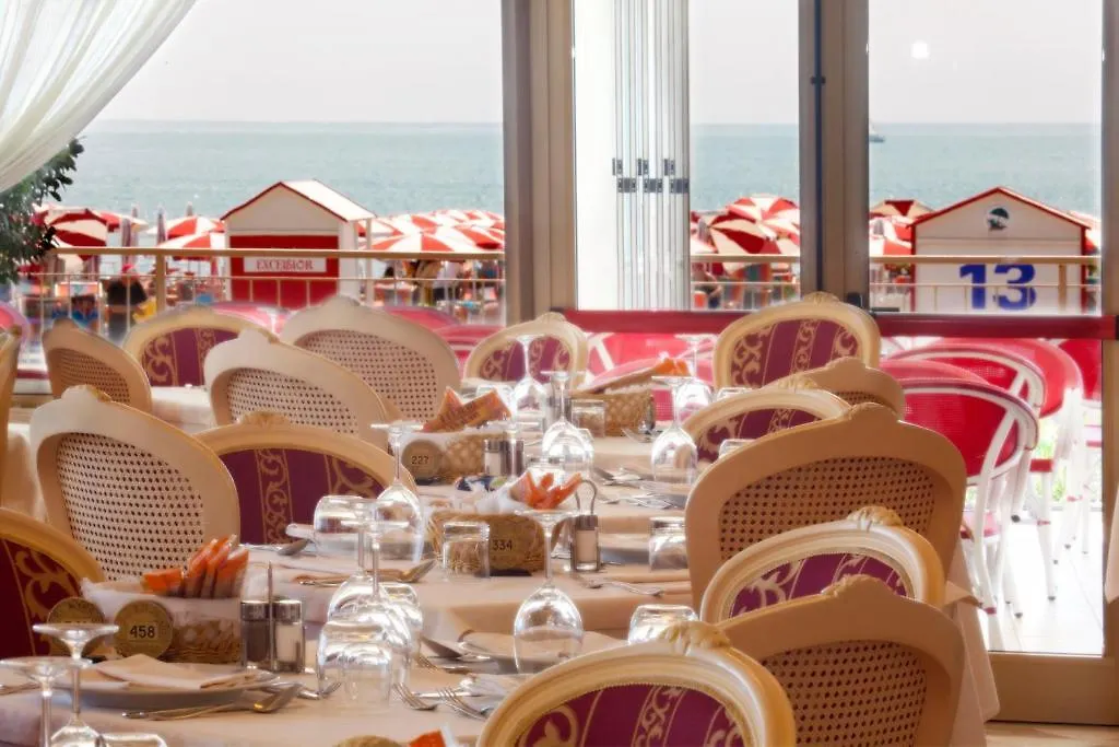 Hotel Excelsior كاوْرلي